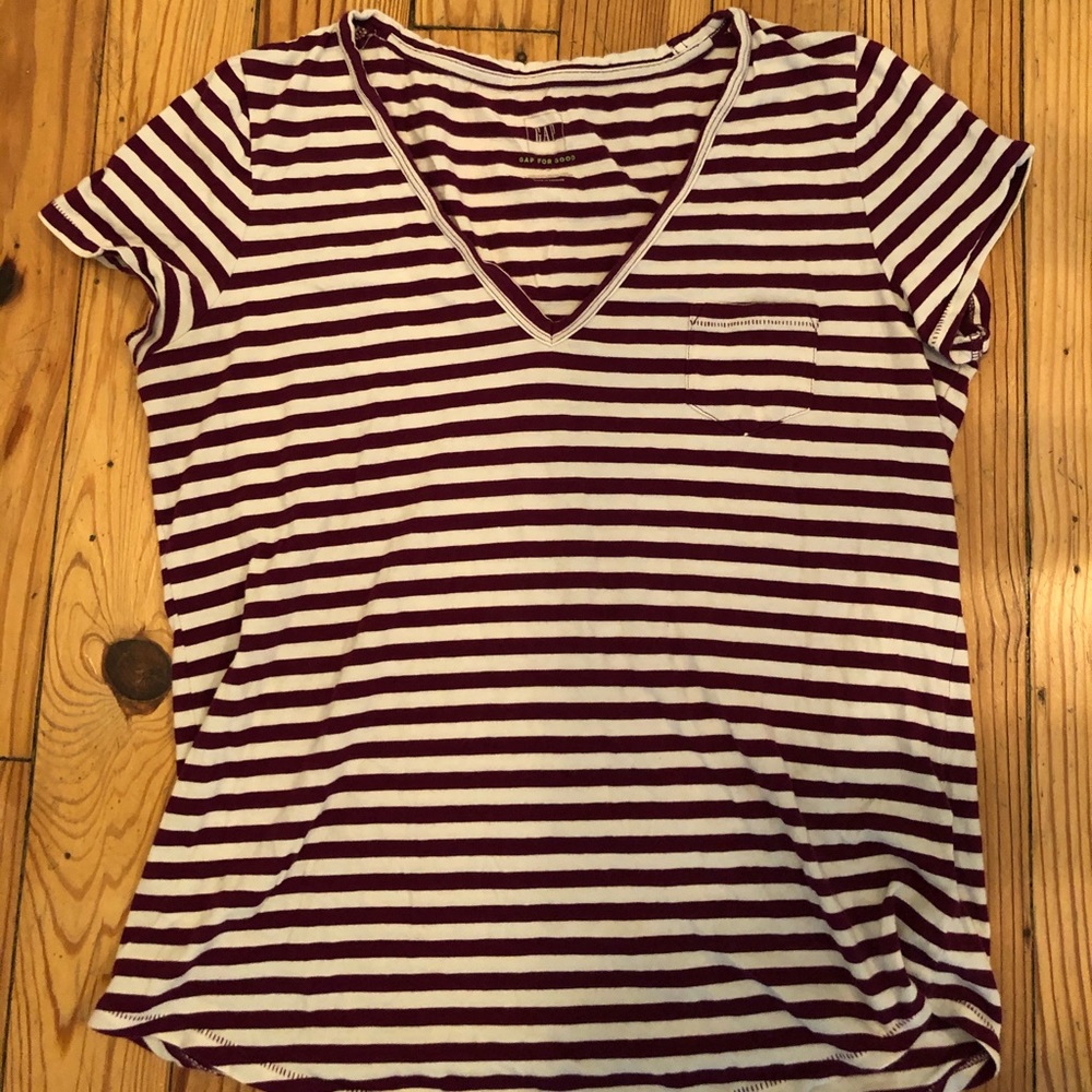 *WEEKEND SALE* GAP short sleeved striped v-neck t-shirt, Medium